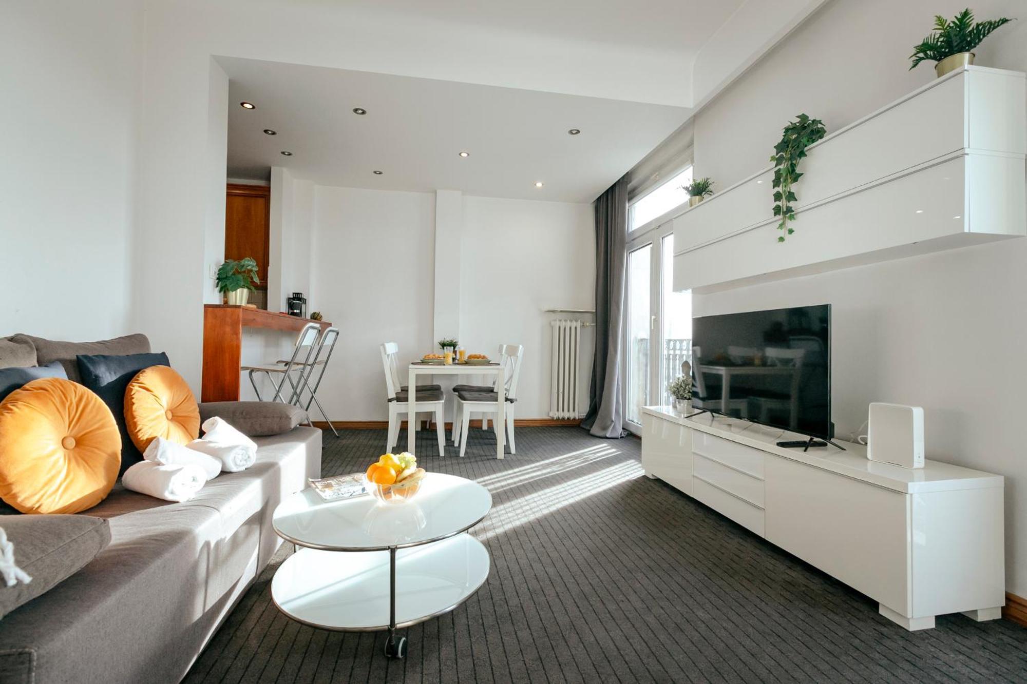 Plac Konstytucji 6 Orange - Apartament Dla 4 Osob - Bezplatny Parking - Free Parking - Piekny Widok Na Panorame Warszawy 华沙 外观 照片