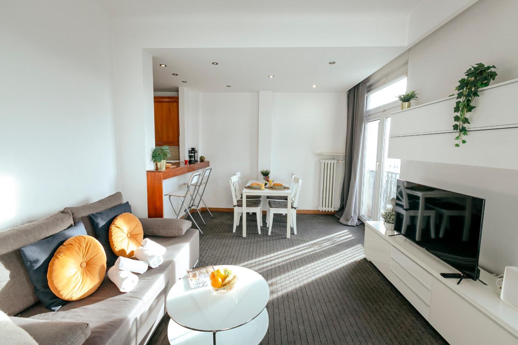 Plac Konstytucji 6 Orange - Apartament Dla 4 Osob - Bezplatny Parking - Free Parking - Piekny Widok Na Panorame Warszawy 华沙 外观 照片